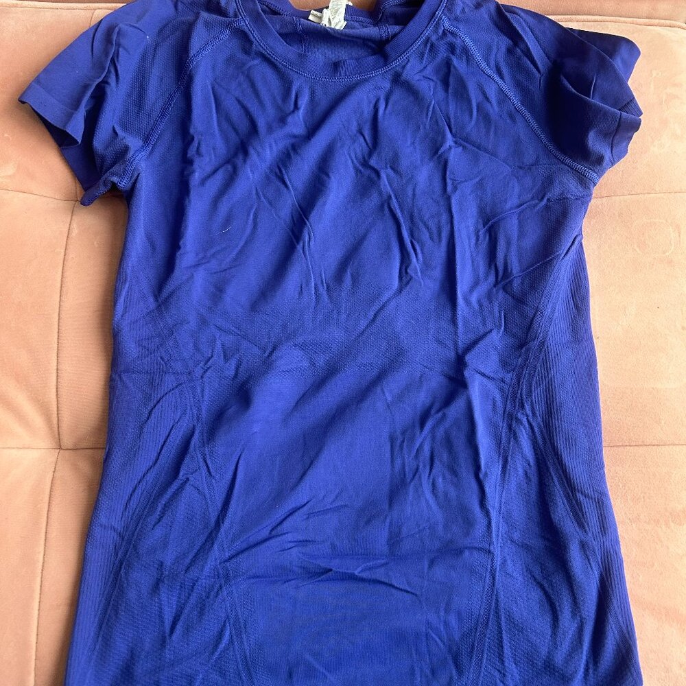 Athleta Momenum seamless tee